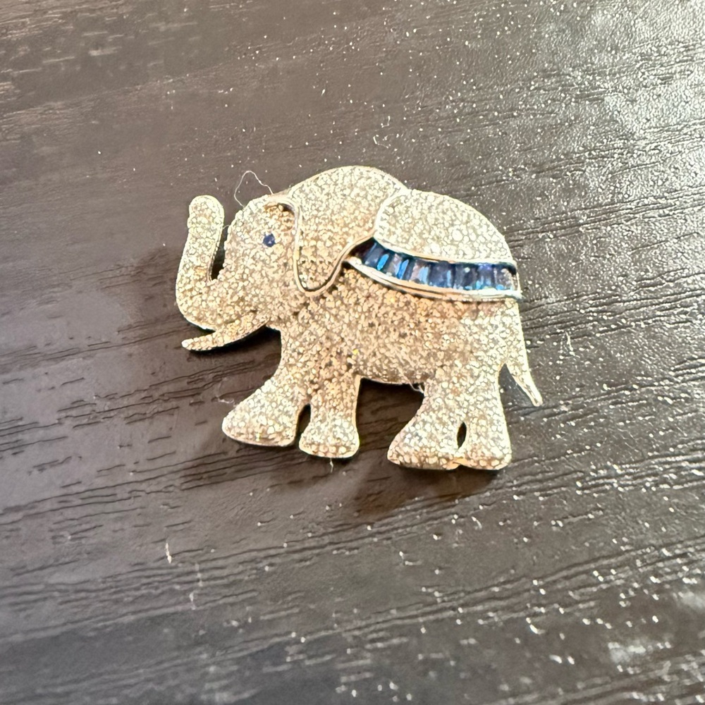 925 Sterling Silver Clear Iced CZ & Blue Sapphire Elephant Pendant - Picture 3 of 9